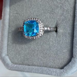 NEW! 1.5 Ct Topaz Silver Ring Size 6
